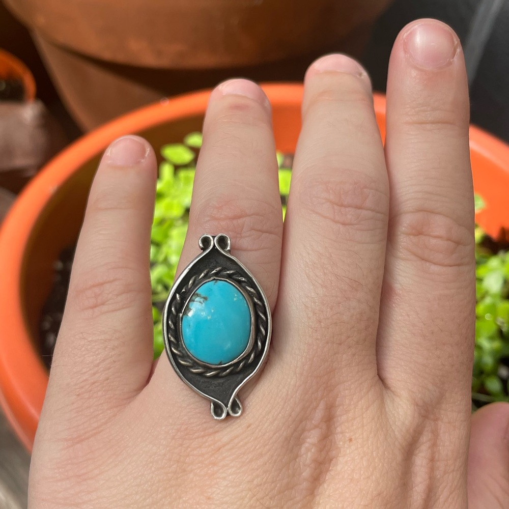 Native American Split Shank Turquoise Ring - image 4